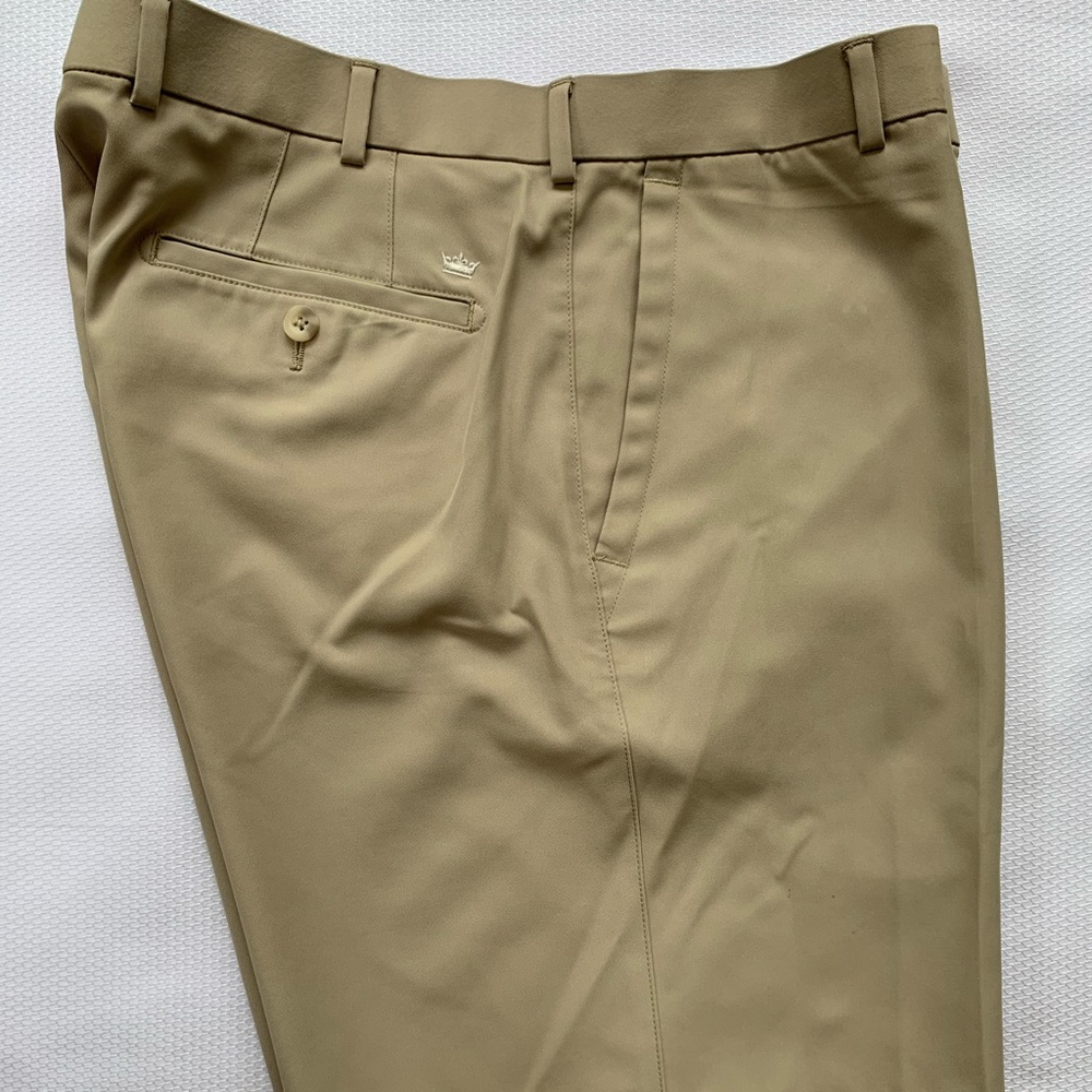 MEN’S PETER MILLAR GOLF SHORTS (SZ 34)